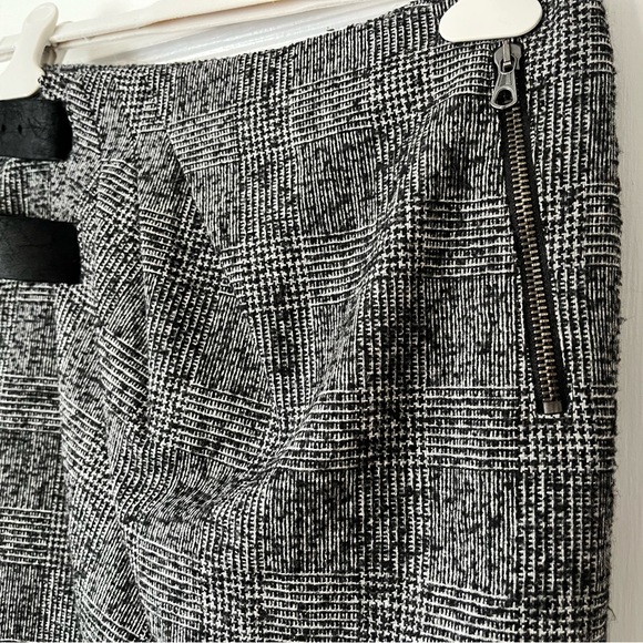 Timeless Rag&Bone tweed wrap skirt, leather closure, front pocket, pleats. - Picture 3 of 4